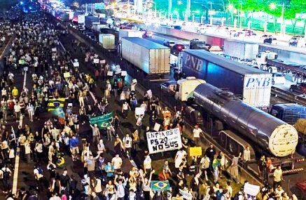 I camionisti bloccano il Brasile
